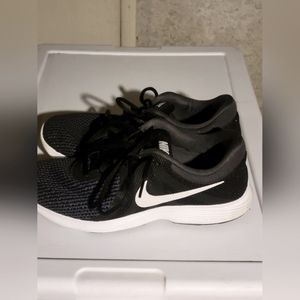 Womens nike sneakers size 9